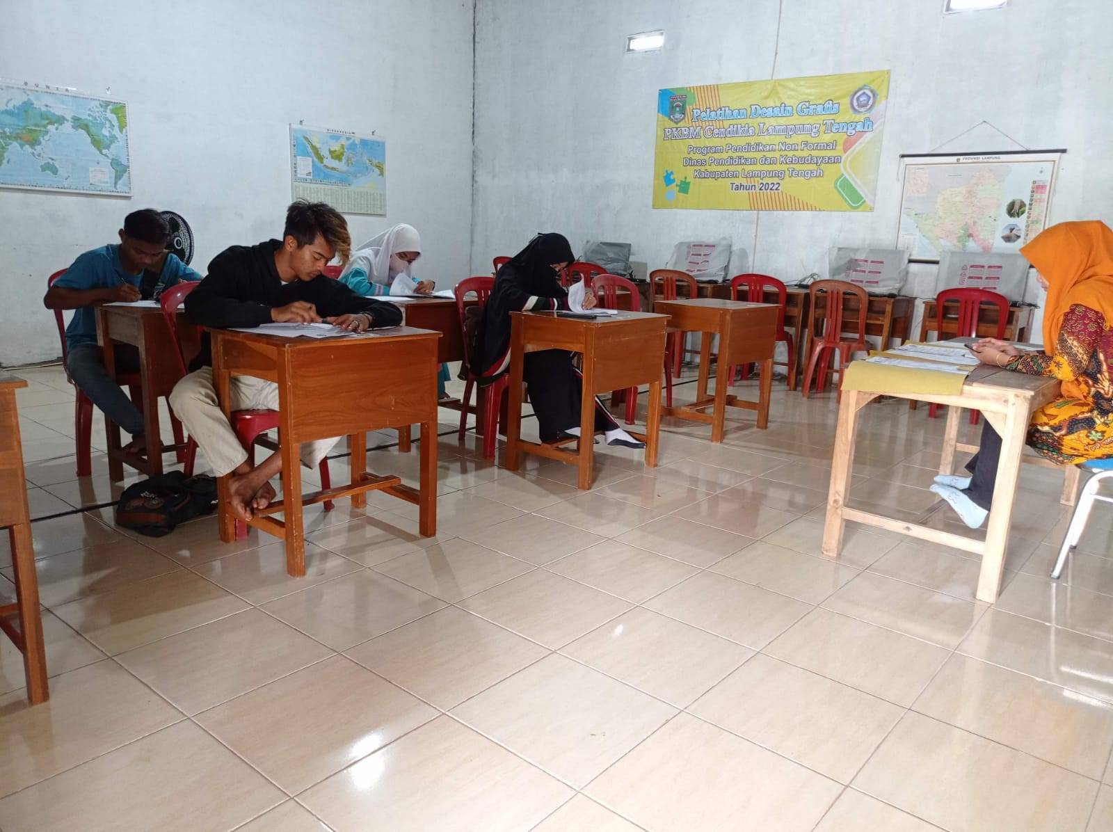 Kegiatan Belajar Mengajar di PKBM Cendikia